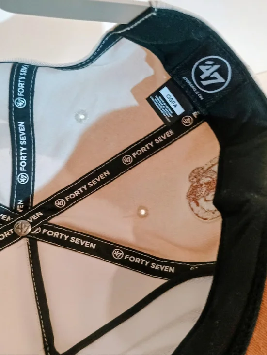 Boston Y2k Collector NBA Beige and Black Interior 'Forty Seven' Cap - Picture 6 of 6